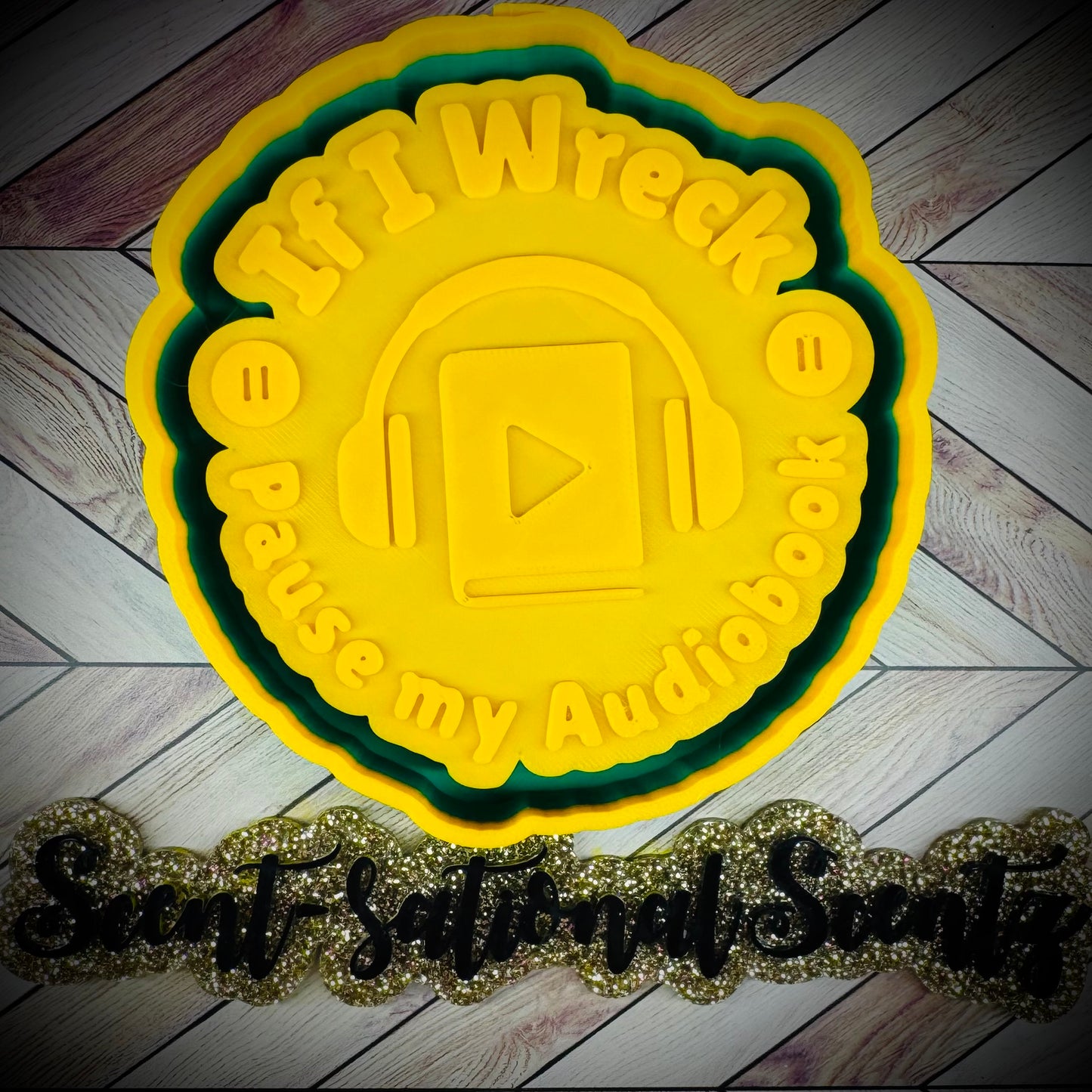 If I wreck, pause my audiobook