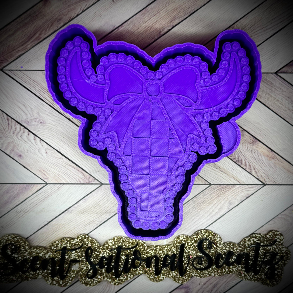 Checkered Bull w/Bow mold