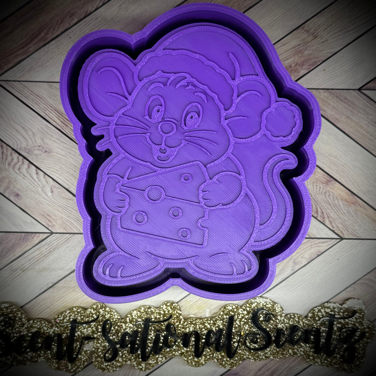 Gus Gus w/Santa Hat mold