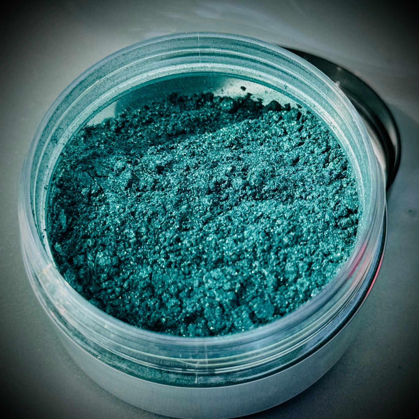 Emerald green mica