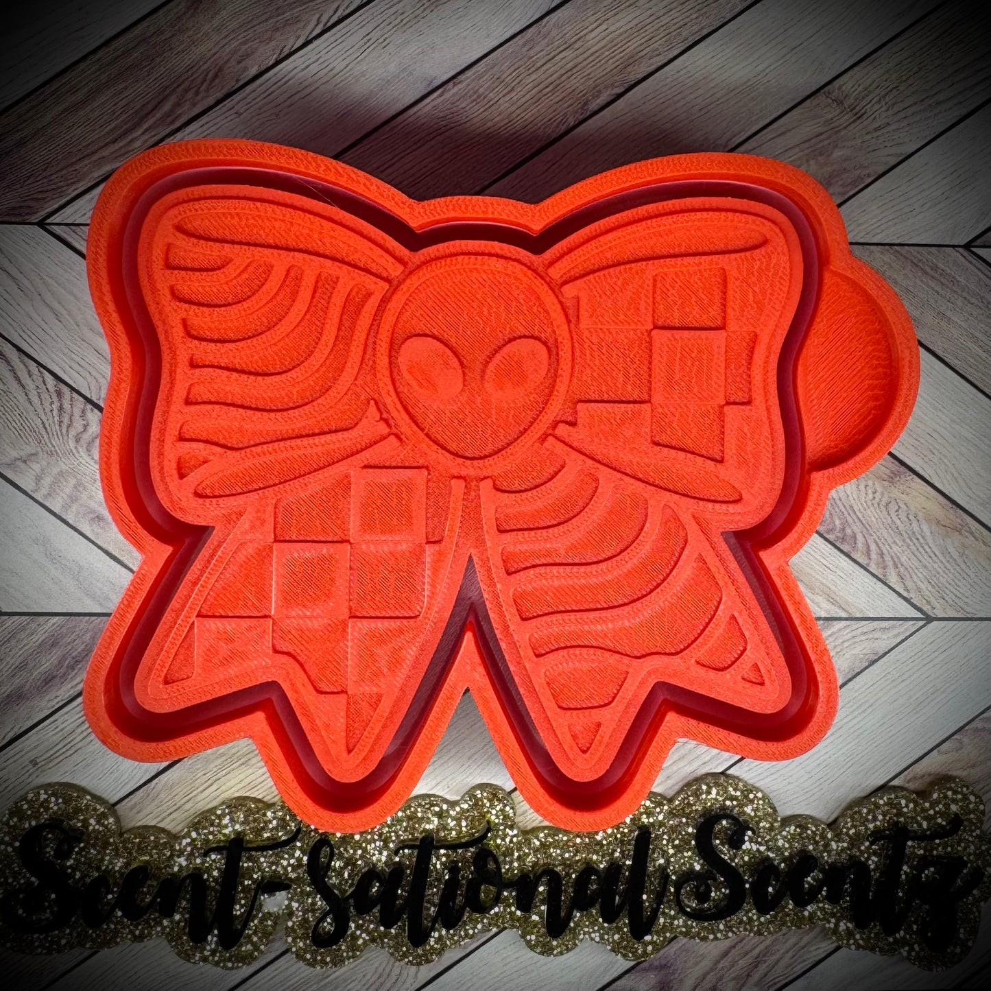 Groovy Alien Bow mold