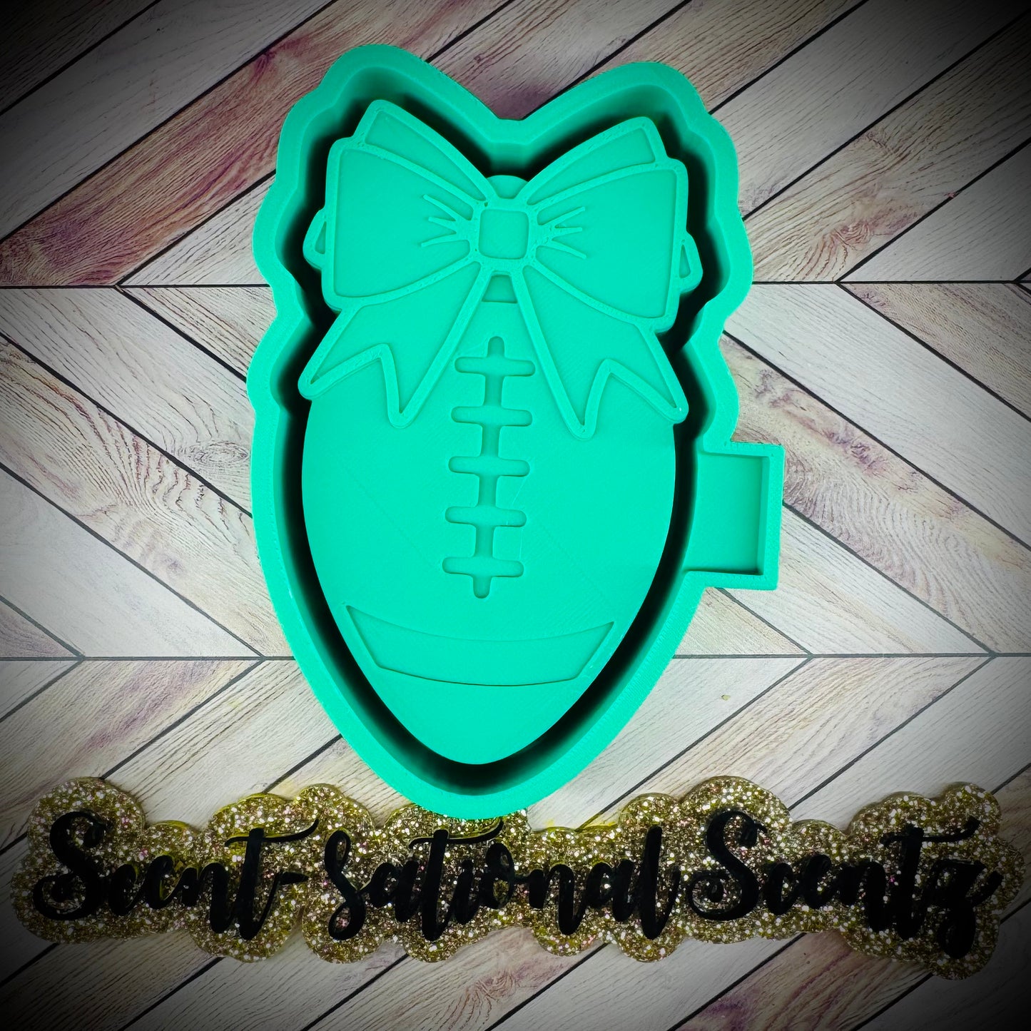 Football w/bow mold(276)