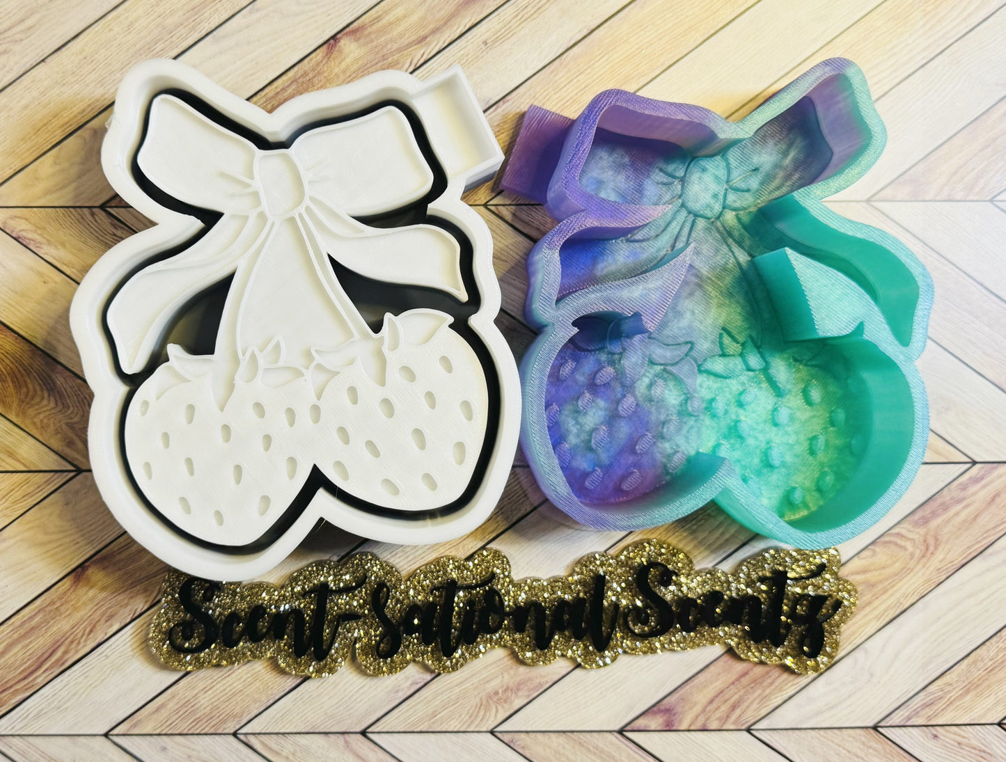 Strawberries w/Bow Freshie Mold