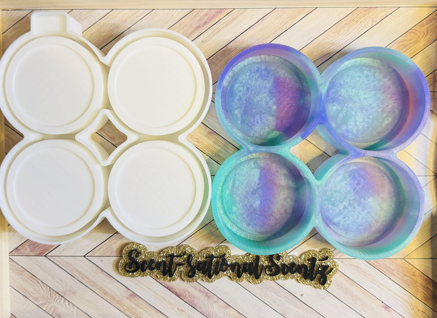 4 Cavity 3" Round w/2.5" Insert Freshie Mold(200)