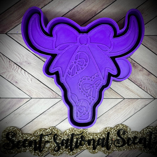 Chocolate Box Bull w/Bow mold