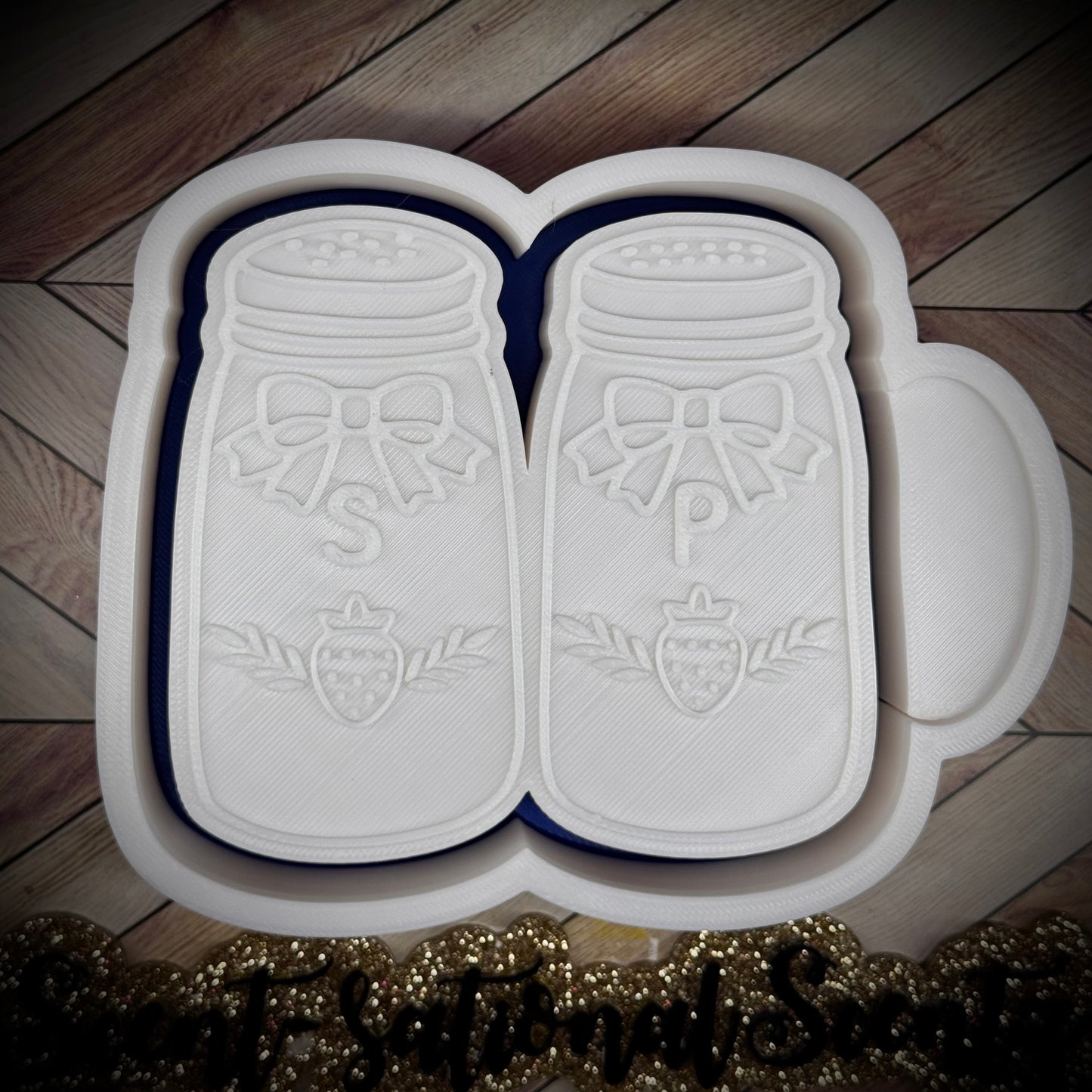 Country Salt & Pepper Shakers mold(570)