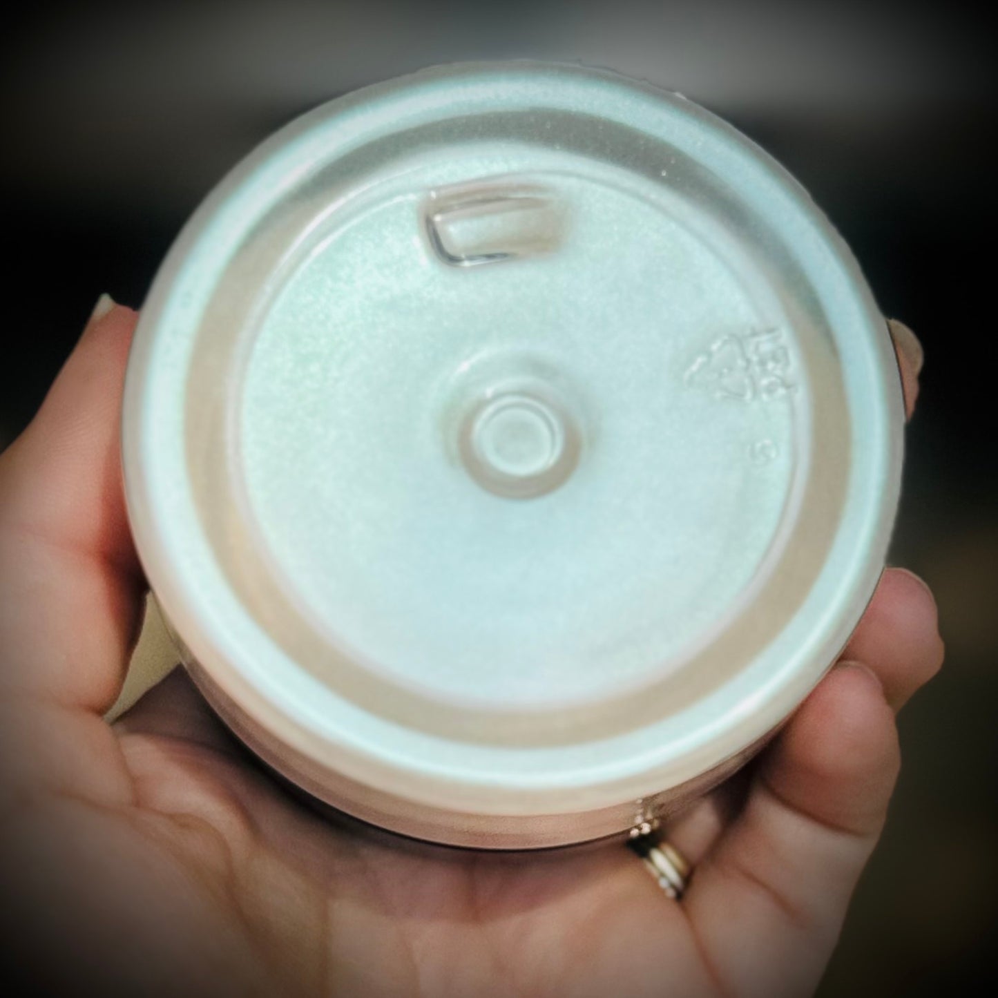 Gertrude green-iridescent pearl mica