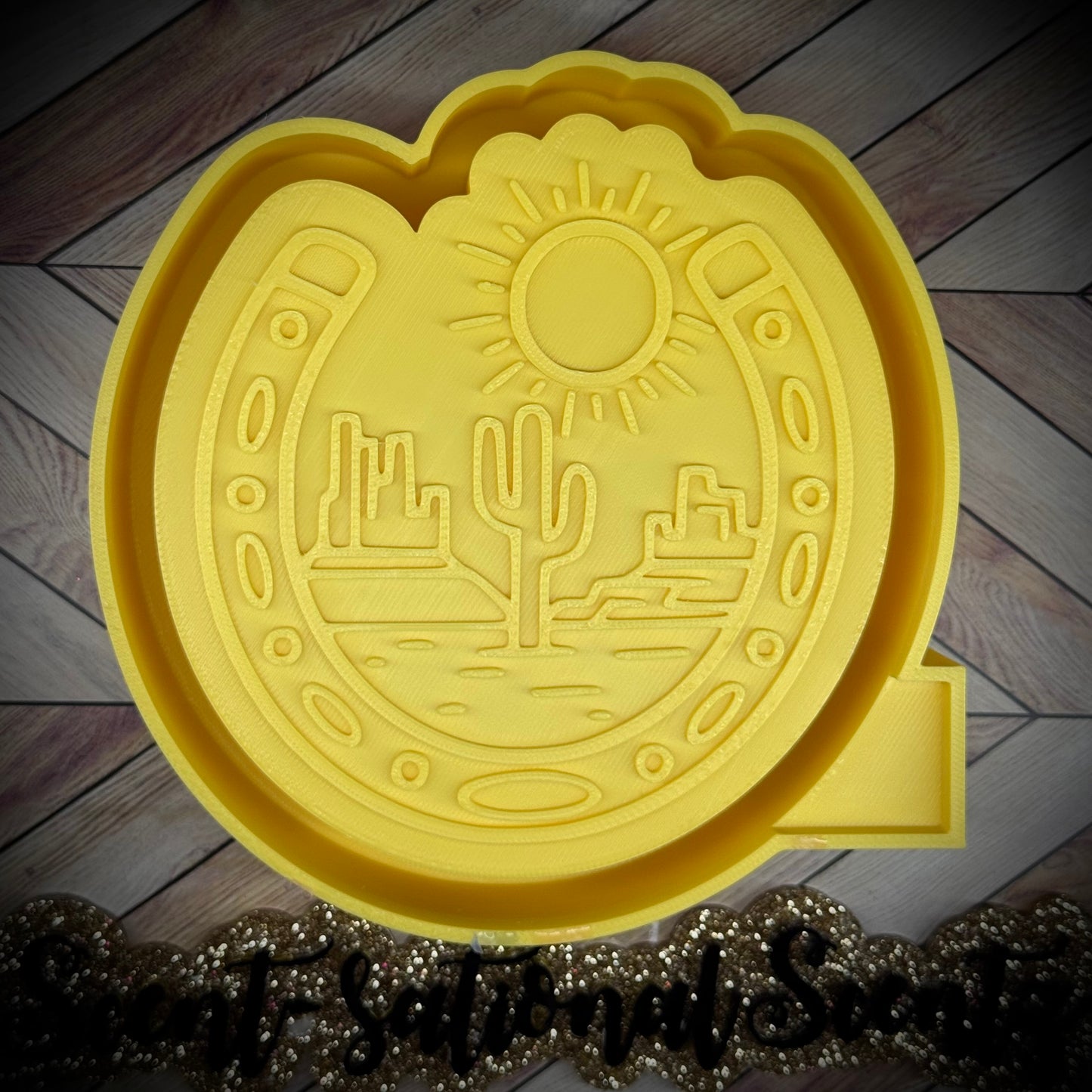 Western Scene in Horseshoe mold(423)