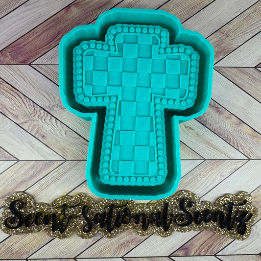 Checkered cross mold(121)