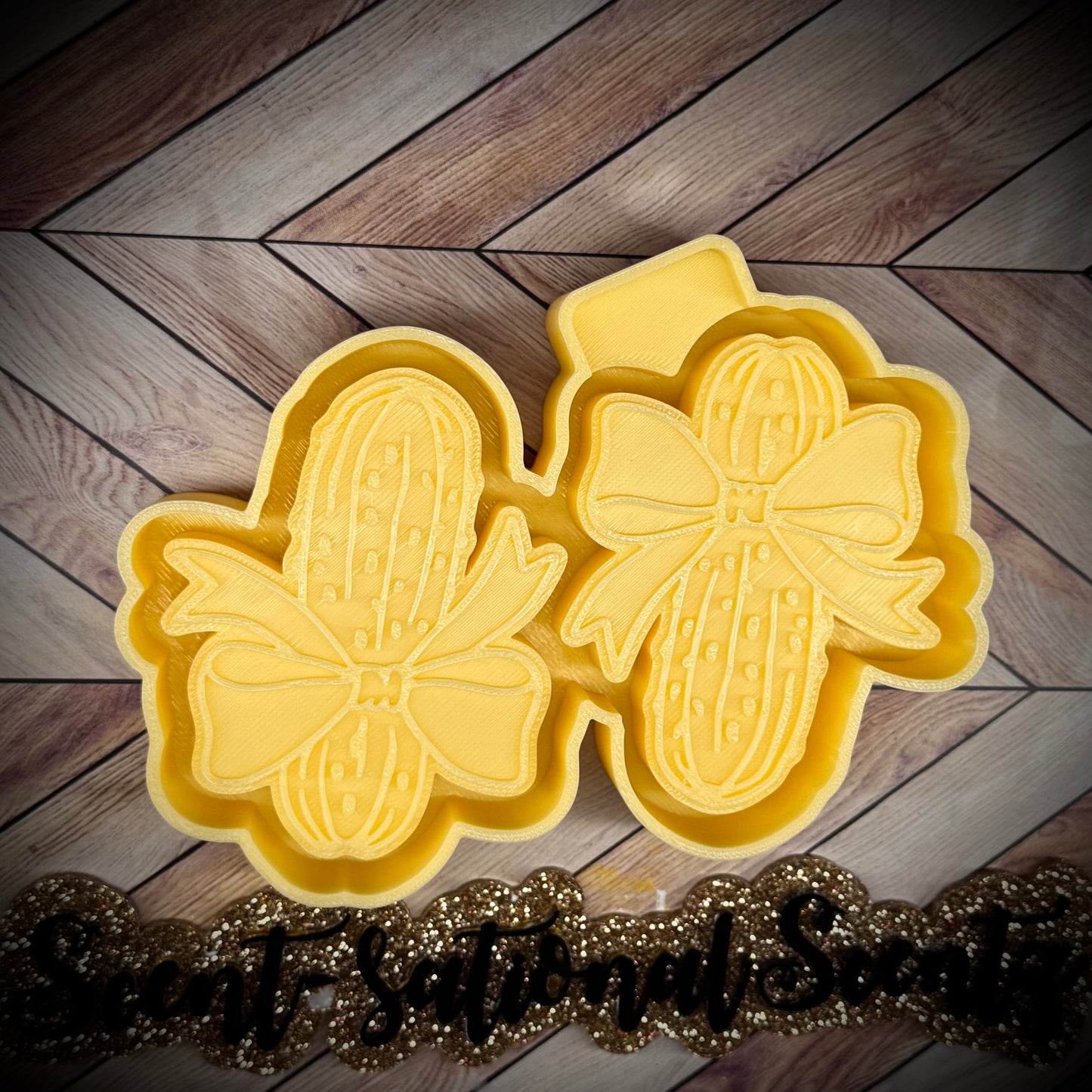 Pickle w/bow VENT SET molds(394)