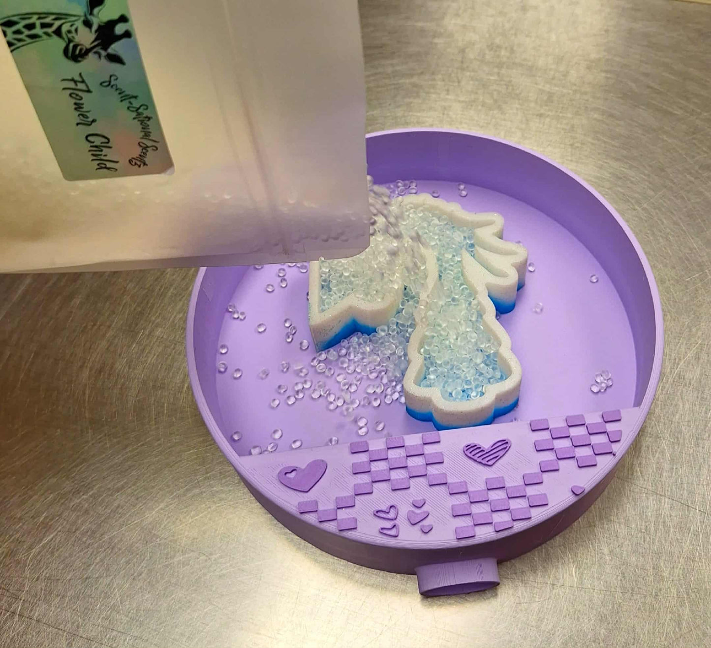 Bead/glitter tray w/spout