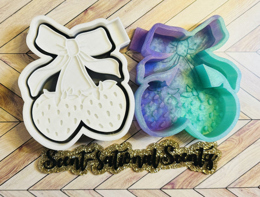 Strawberries w/Bow Freshie Mold